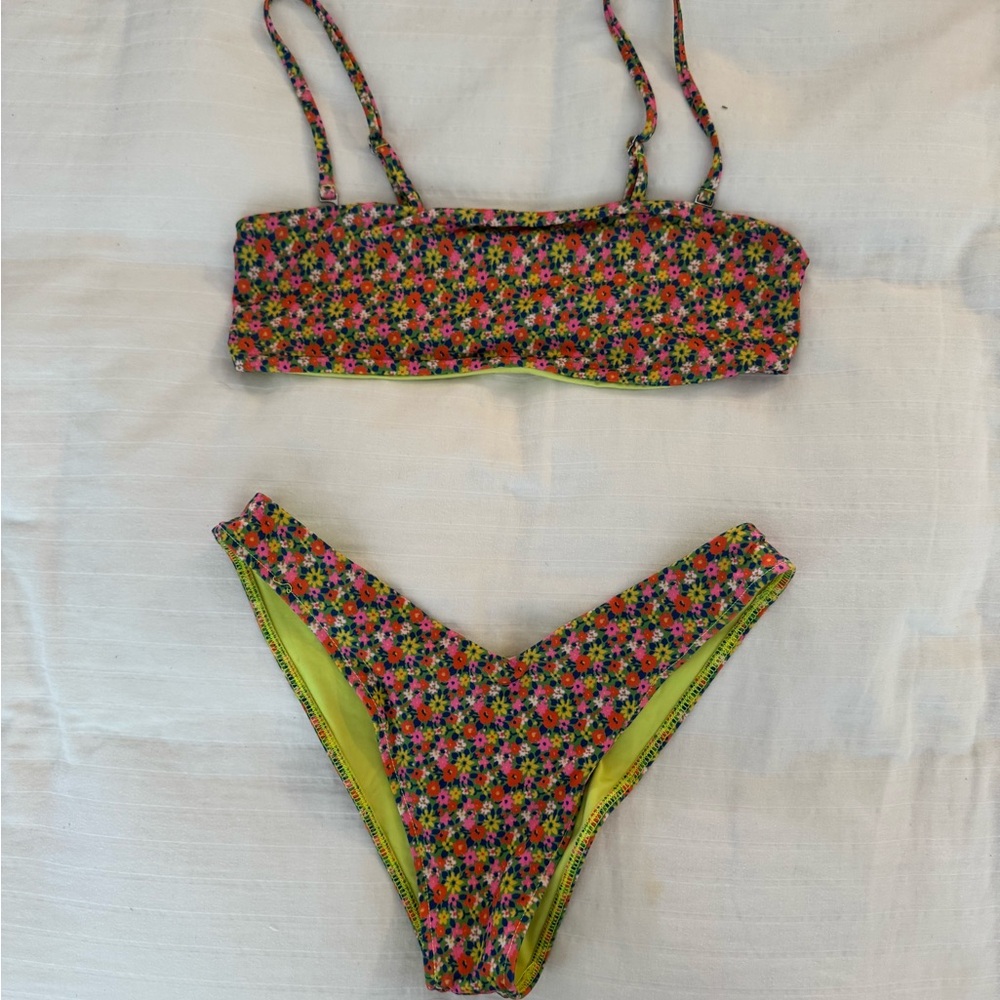 Frankies Bikini Bikini Set